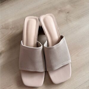 Chic Cream Women's Mules
